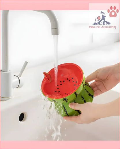 Watermelon-shaped colander rinsing, perfect for Ceramic Elevated Pet Food Bowl with Cute Banana Pattern